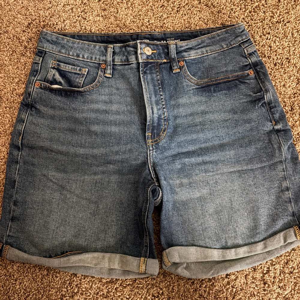 Old Navy Classic Blue Jean Shorts 7”